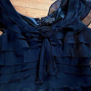 💃🏻EUC Tahari ASL💯Silk Little Black DressTiered Lined Flattering Slimming S:10